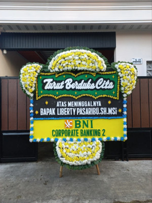 Papan Bunga Duka di Sirombu
